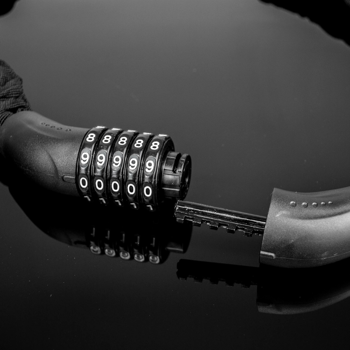 Heavy duty bike lock with 5 digit combination, thick steel chain covered in protective fabric, 110cm long for bike security