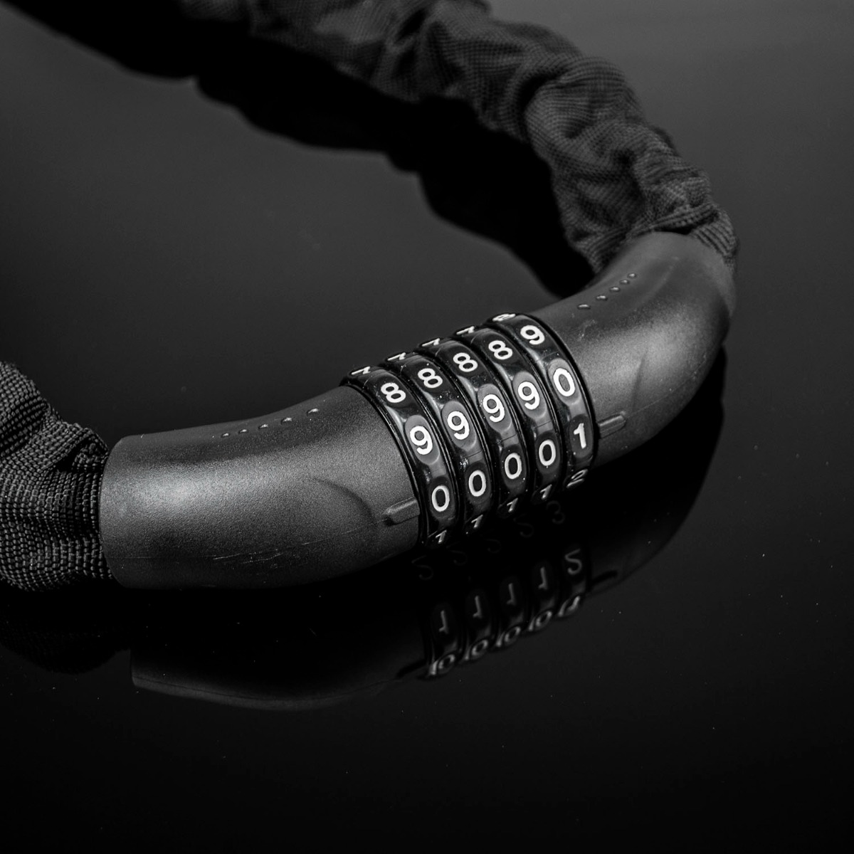 Heavy duty steel chain bike lock with 5 digit combination, fabric covered chain, 110cm long for securing bikes and tools